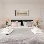 No1 Uninterrupted Sea View